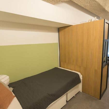 Peaceful Basement Apartment With Terrace & Free Gym ブダペスト エクステリア 写真