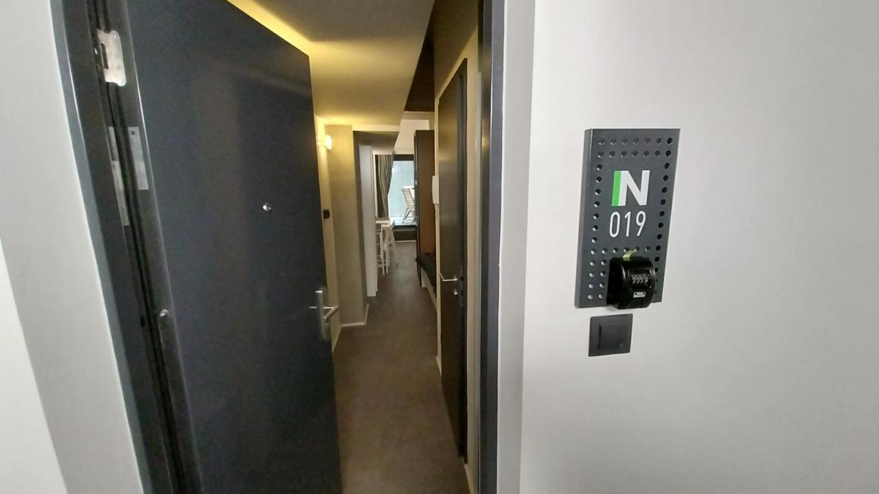 Peaceful Basement Apartment With Terrace & Free Gym ブダペスト エクステリア 写真