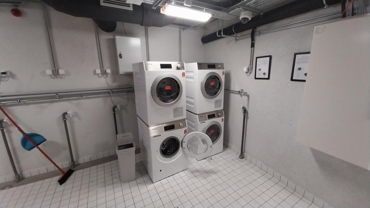 Peaceful Basement Apartment With Terrace & Free Gym ブダペスト エクステリア 写真