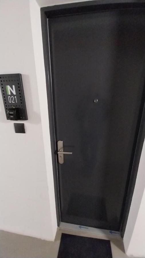 Peaceful Basement Apartment With Terrace & Free Gym ブダペスト エクステリア 写真