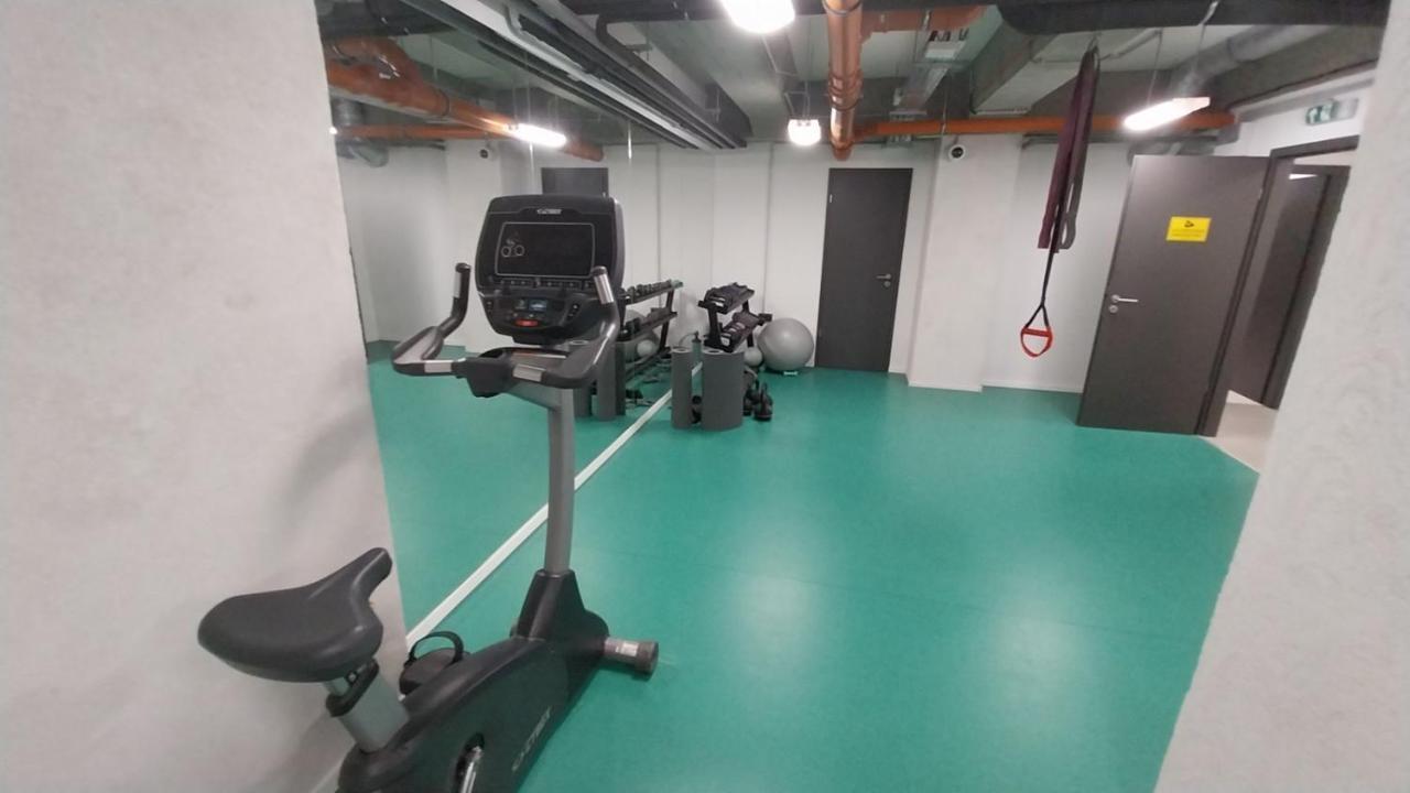 Peaceful Basement Apartment With Terrace & Free Gym ブダペスト エクステリア 写真