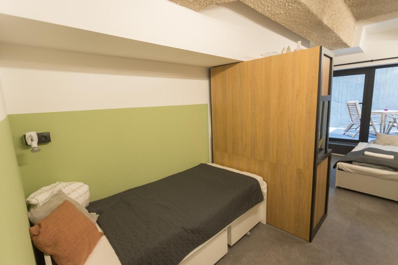 Peaceful Basement Apartment With Terrace & Free Gym ブダペスト エクステリア 写真