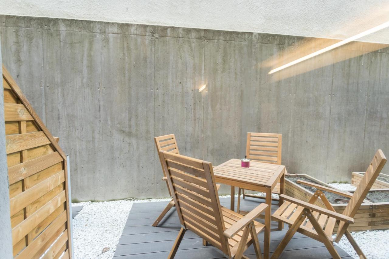Peaceful Basement Apartment With Terrace & Free Gym ブダペスト エクステリア 写真