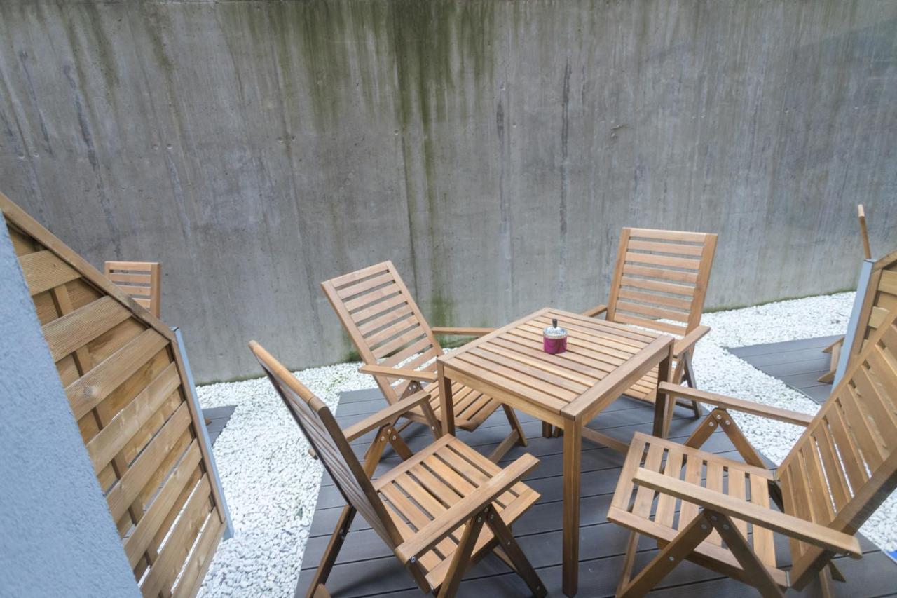 Peaceful Basement Apartment With Terrace & Free Gym ブダペスト エクステリア 写真