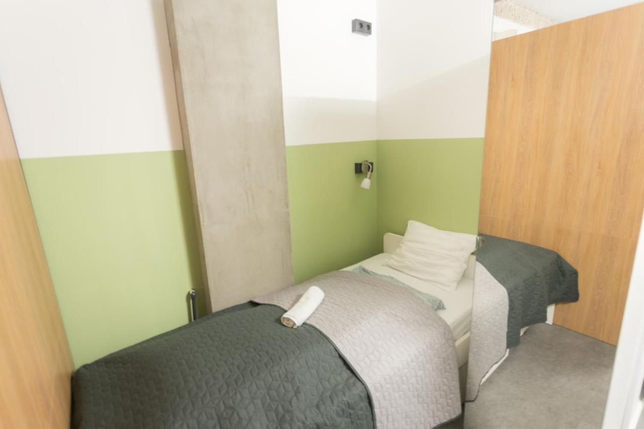 Peaceful Basement Apartment With Terrace & Free Gym ブダペスト エクステリア 写真