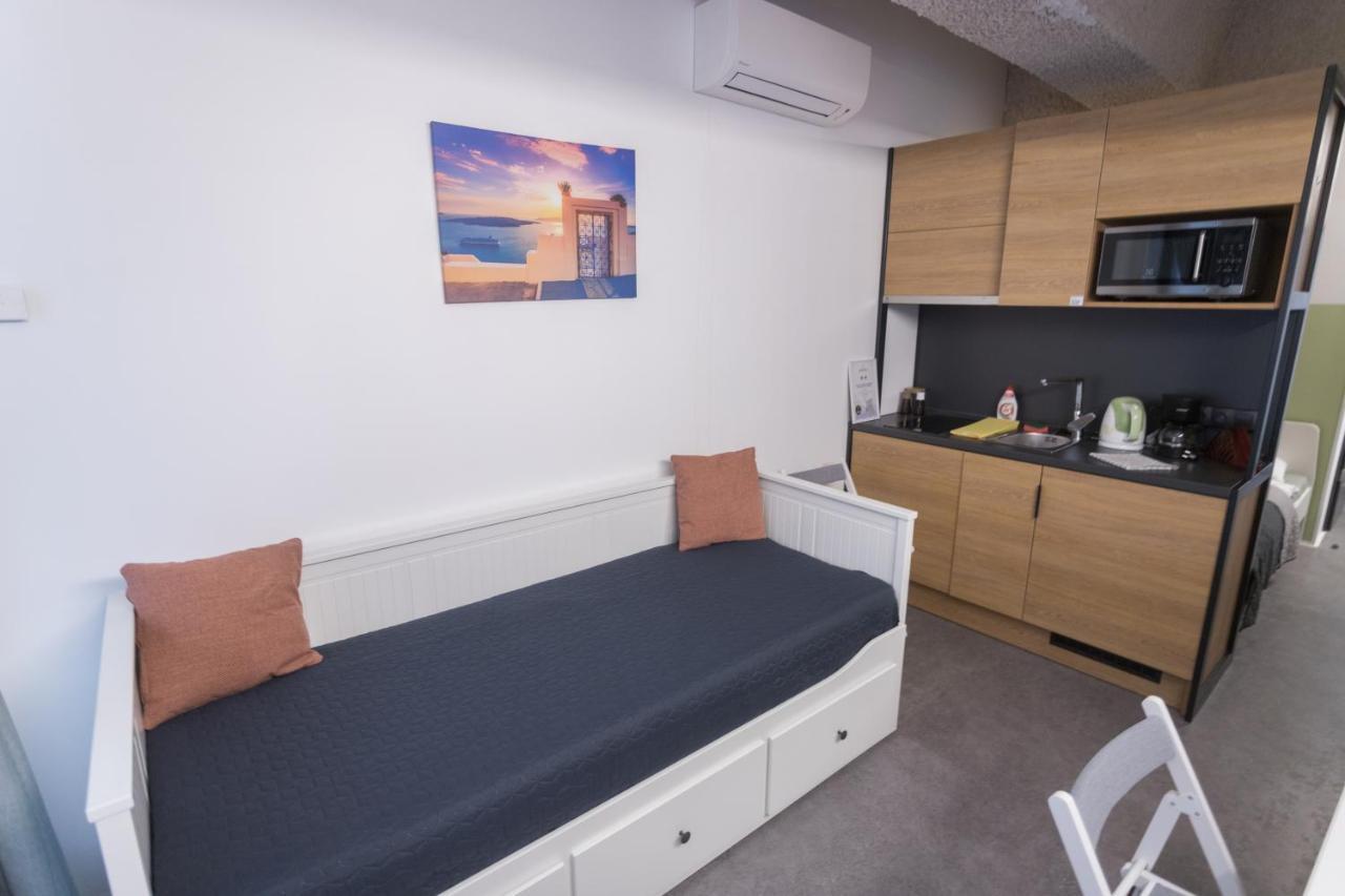 Peaceful Basement Apartment With Terrace & Free Gym ブダペスト エクステリア 写真